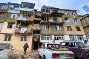 kristet fredsuppdrag tvingades lamna belagrade nagorno karabakh regionen efter overraskande bombardemang 650baccb79b21