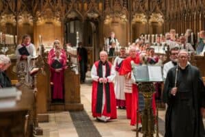 biskopar delar pilgrimsfard till julians helgedom 65be4d356725f