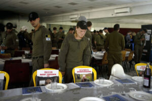 israeler forbereder sig for paskhelgen skuggad av krig och forlust 6622f2cb16963