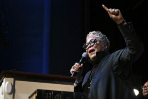 kvinnor kampar for ledarroller i amerikas black church men star infor hinder 66301badcfa66